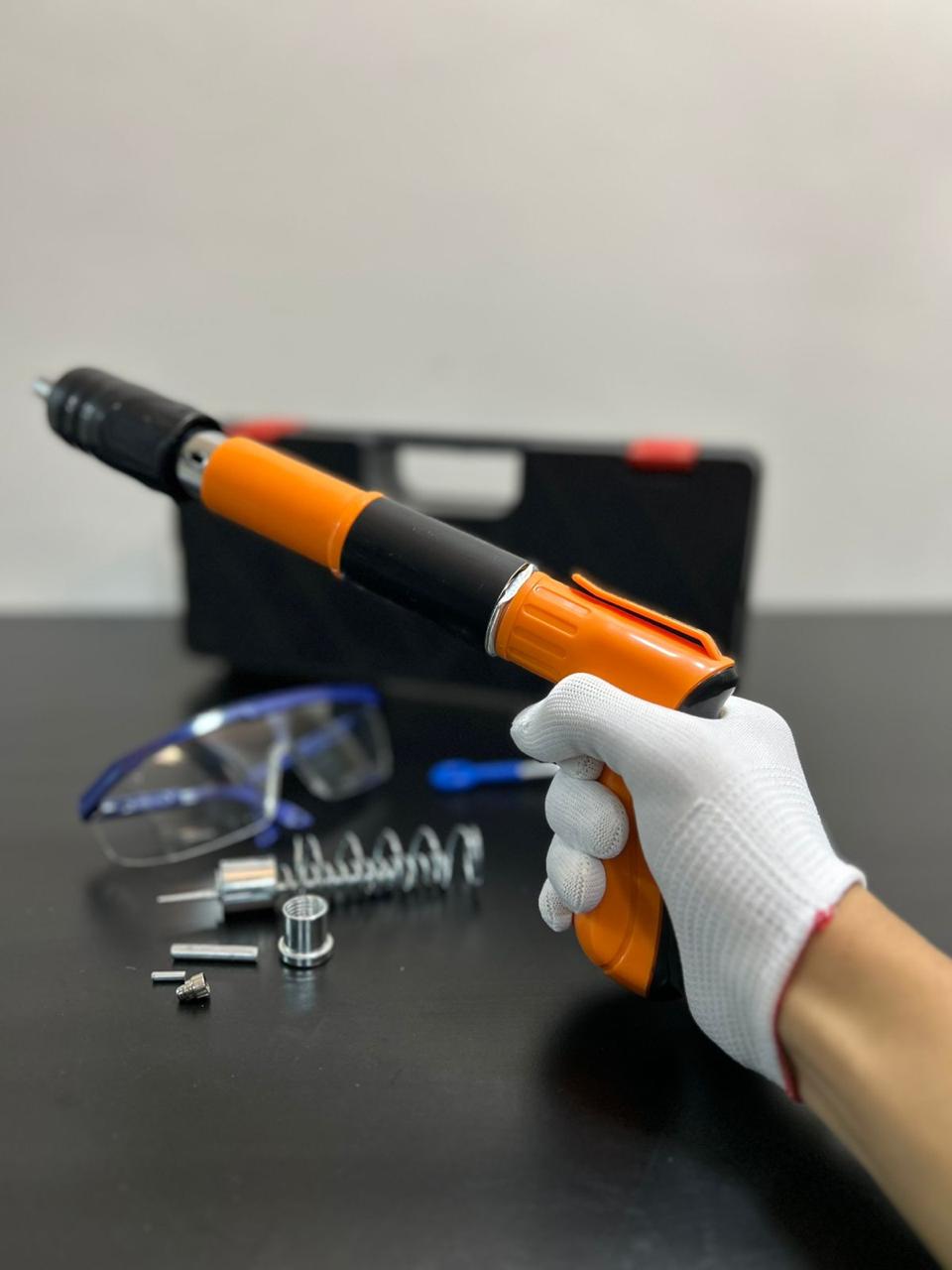 Vista 3 de PISTOLA DE CLAVOS